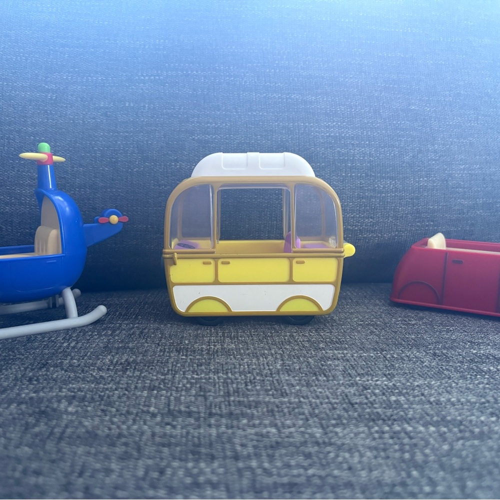 Peppa Pig Car Helicopter and Bus Vehicles Preowned Great Condition Hasbro